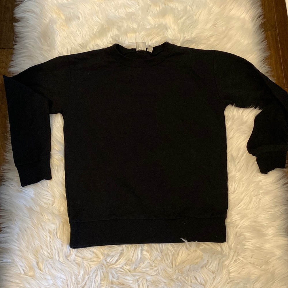 Black crewneck
